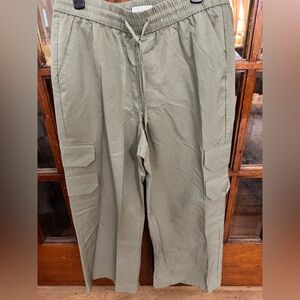 Abercrombie and Fitch Women’s Olive Green Soft Cargo Pants